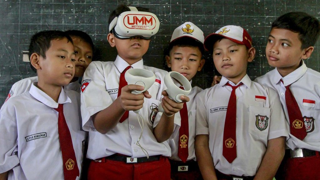 Pemanfaatan teknologi virtual reality di bidang pendidikan