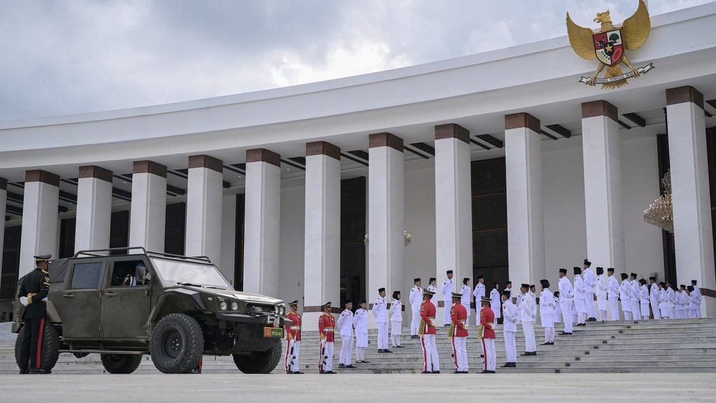 Kirab bendera Merah Putih dan naskah Teks Proklamasi tiba di IKN