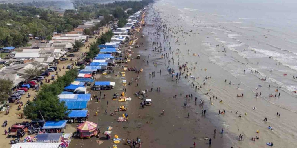 Pantai Tanjung Pakis