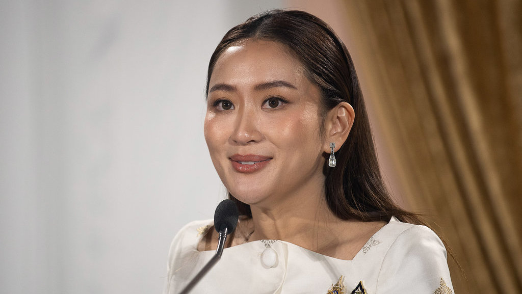 Perdana Menteri Thailand Paetongtarn Shinawatra menghadiri konferensi pers di markas besar partai Pheu Thai setelah upacara dukungan kerajaan. foto/Reuters Paetongtarn Shinawatra