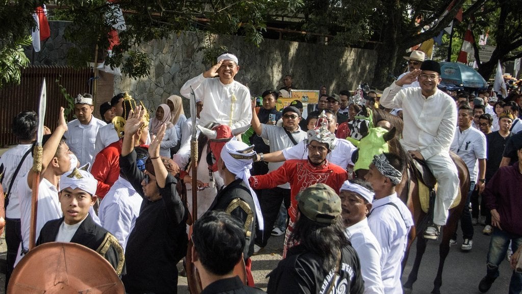 Dedi Mulyadi-Erwan Setiawan mendaftar ke KPU Jawa Barat
