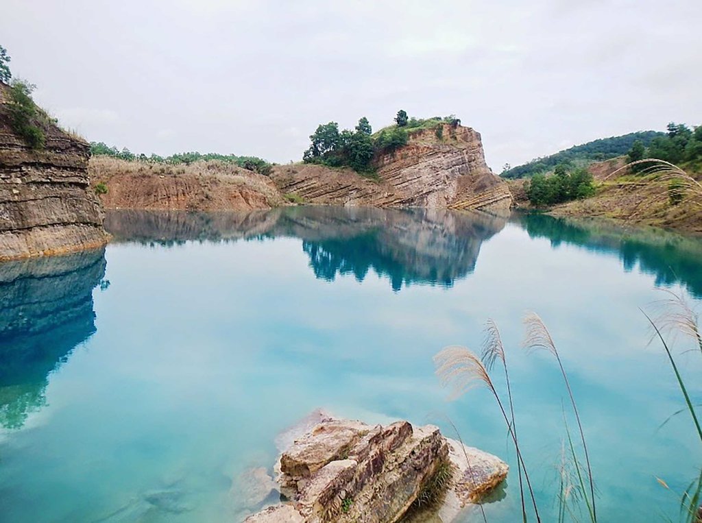 Danau Biru Paring Tali