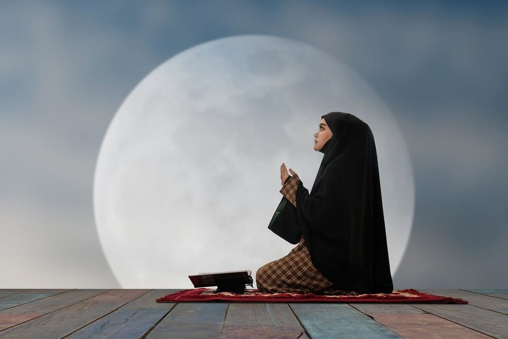 ilustrasi berdoa. foto/istockphoto ilustrasi berdoa