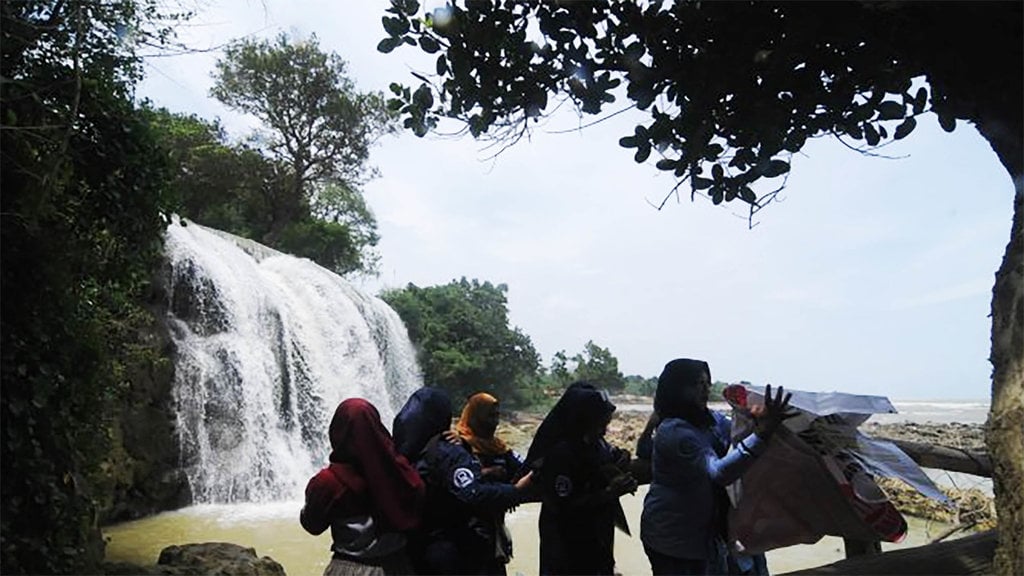 Wisata air terjun Toroan