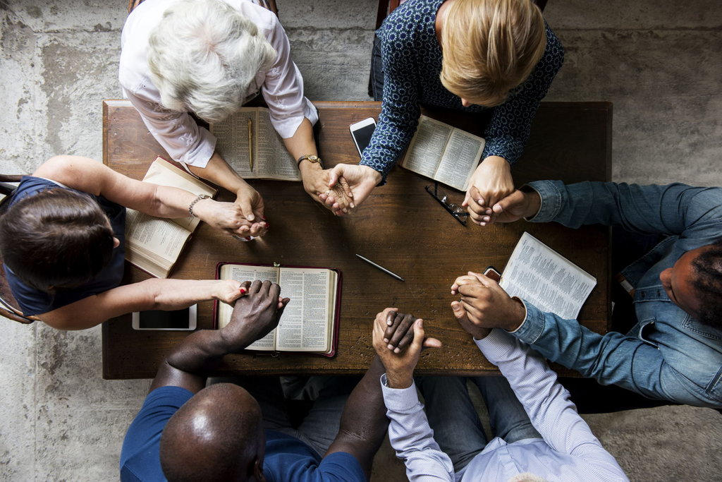 berdoa agama kristen. foto/istockphoto berdoa agama kristen