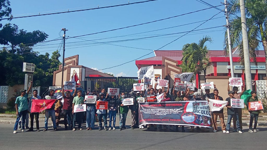 Demo Mahasiswa Penganiayaan di Polda NTT