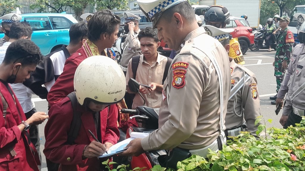 unjuk rasa mahasiswa Universitas Bung Karno