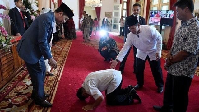 Foto Periksa Fakta Budi Arie Sujud