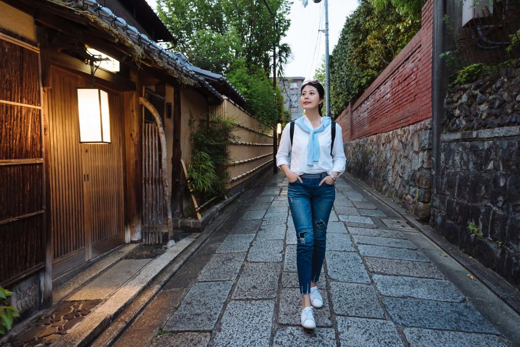 Ilustrasi outfit ke Dieng. foto/istockphoto Ilustrasi outfit casual style