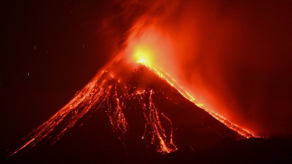 Aktivitas Gunung Lewotobi masih tinggi