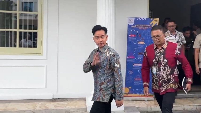 Gibran inspeksi di posko Lapor Mas Wapres