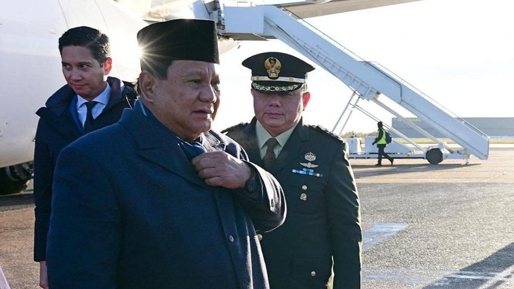 Prabowo tiba di Bandar Udara Stansted