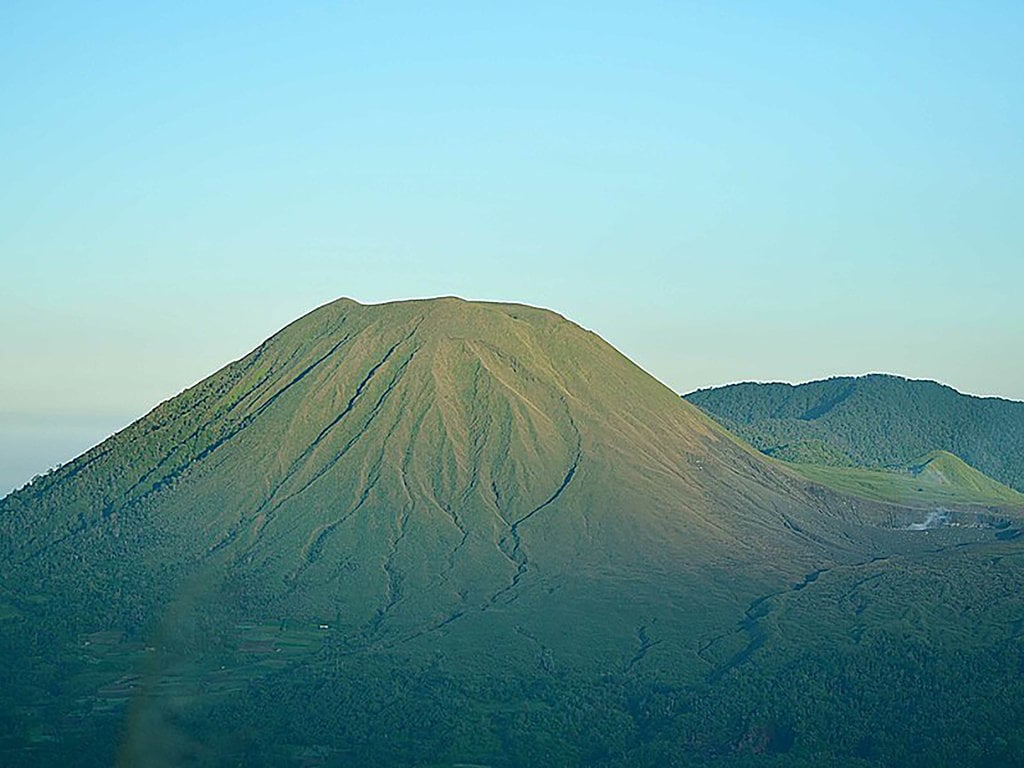 Gunung Lokon