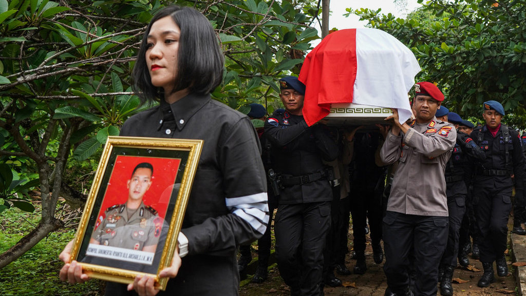 Pemakaman Kompol Anumerta Ryanto Ulil Anshar di Makassar