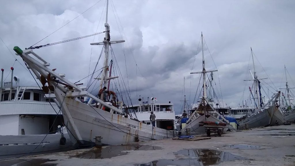 Suasana Pelabuhan Paotere