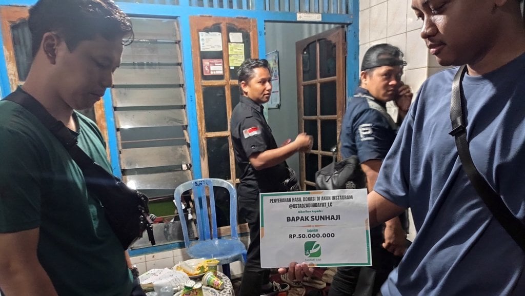 Sunhaji penjual es teh 