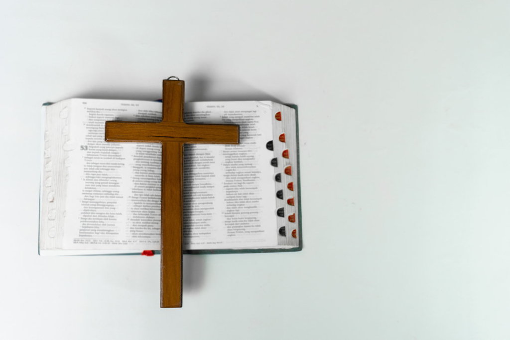 Ilustrasi Alkitab. foto/istockphoto Ibadah natal kristen