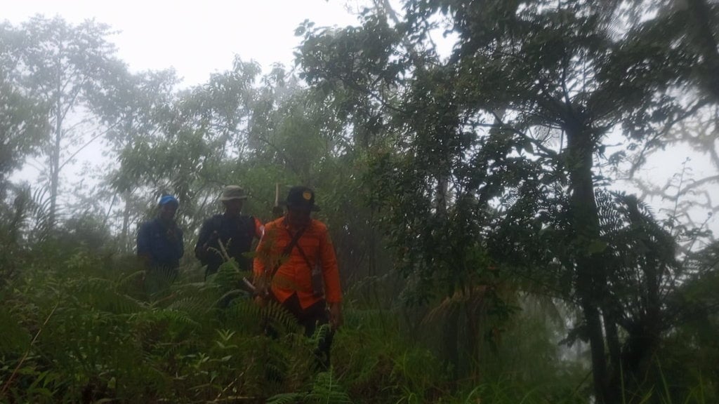  Pencarian Gunung Agung