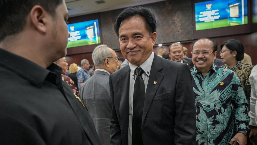 Sidang pleno khusus penyampaian laporan tahunan MK