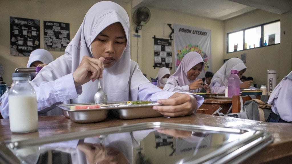 Pelaksanaan program makan bergizi gratis di Kota Cimahi