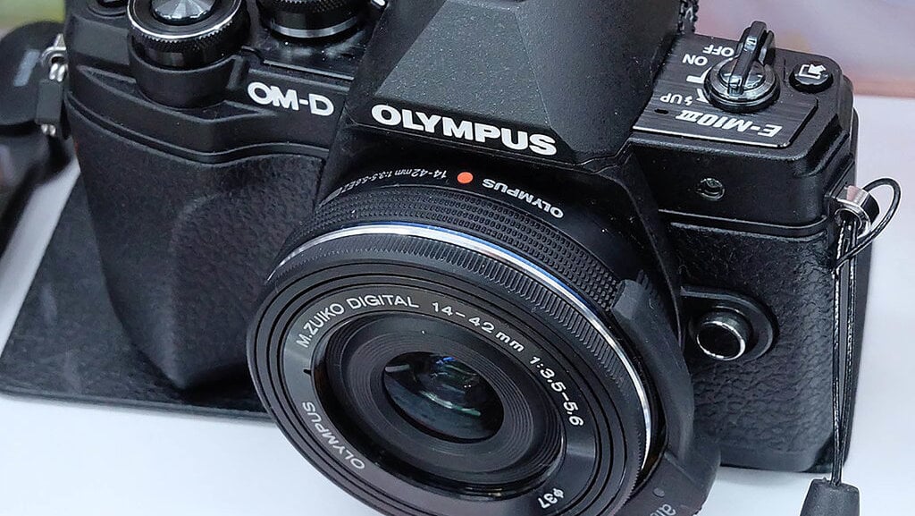 Olympus OM-D E-M10 Mark III