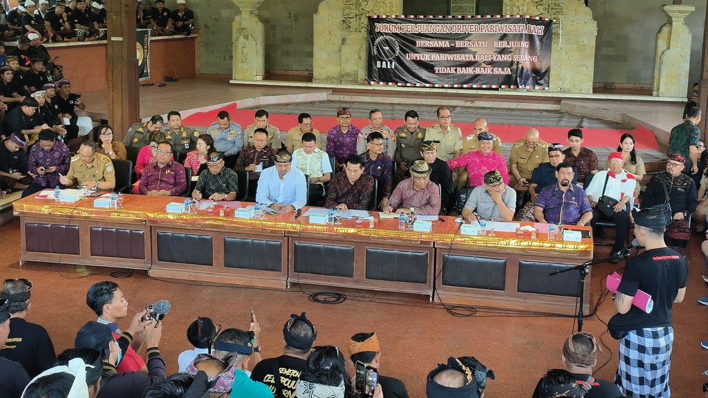 Aksi Damai FPDP Bali