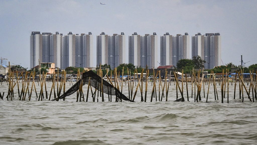 Pemagaran laut di pesisir Tangerang