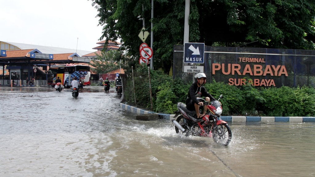 Banjir di Terminal Purabaya