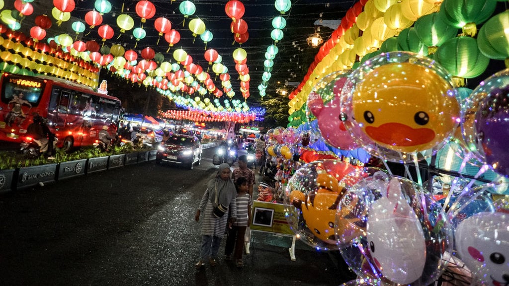 Dekorasi lampion Imlek di Solo