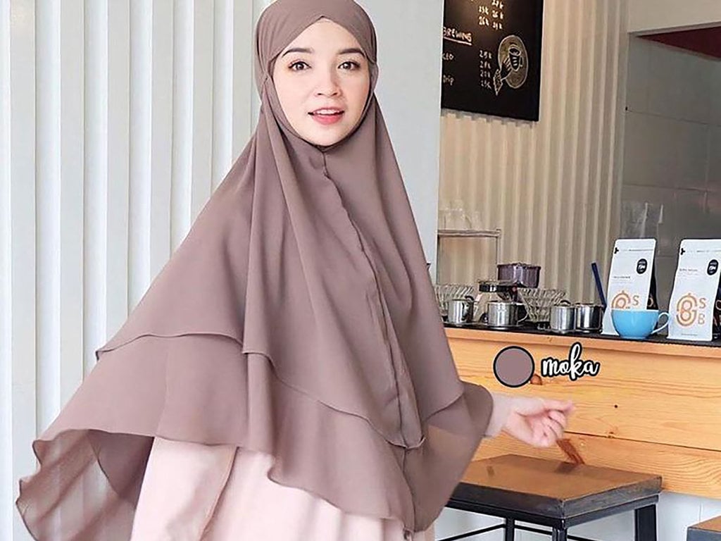 Hijab warna taupe