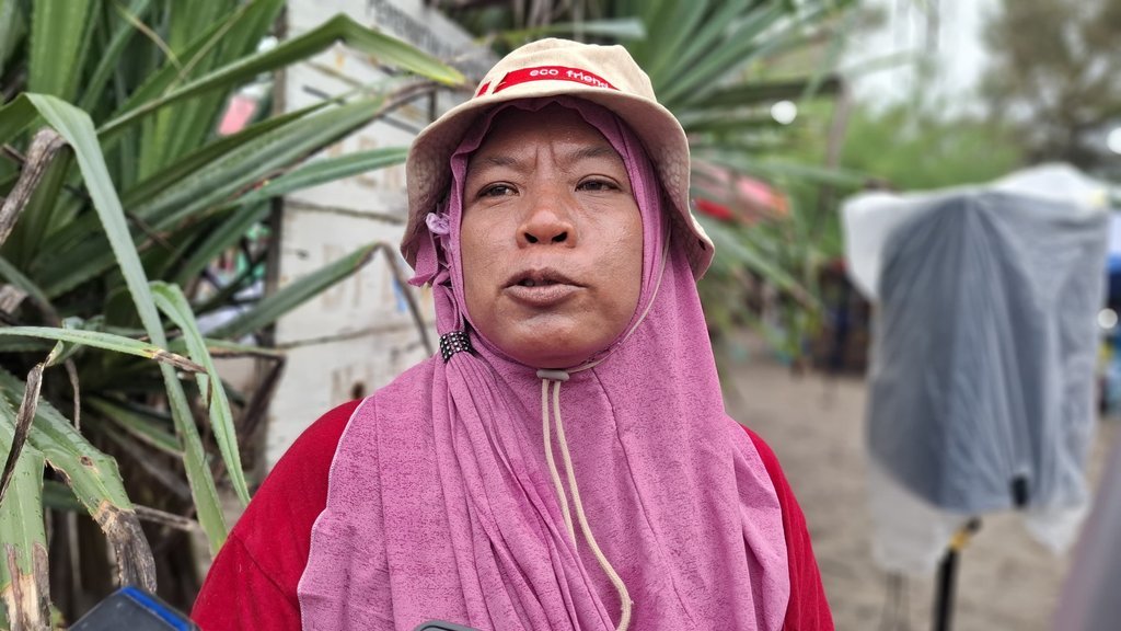 Kegiatan Bersih Pantai Parangtritis