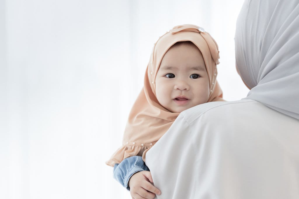 180 Ide Nama Belakang Islami & Modern untuk Bayi Perempuan