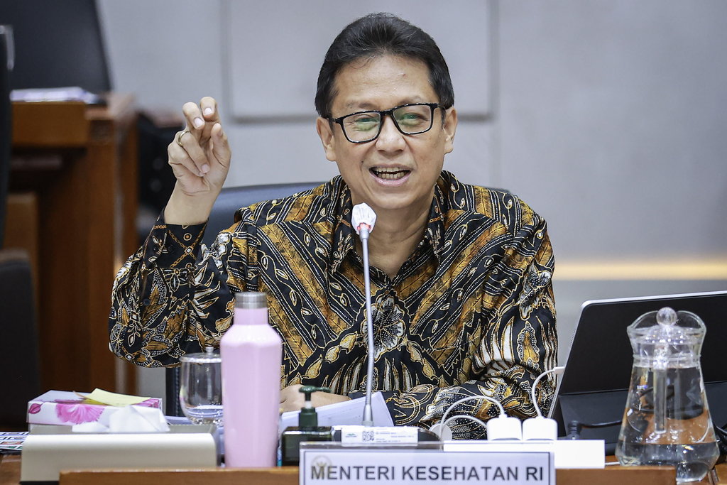 Menteri Kesehatan Budi Gunadi Sadikin menyampaikan paparan pada rapat kerja dengan Komisi IX DPR di Kompleks Parlemen, Senayan, Jakarta, Selasa (11/2/2025). ANTARA FOTO/Dhemas Reviyanto/nym. Raker Komisi IX DPR dengan Menteri Kesehatan