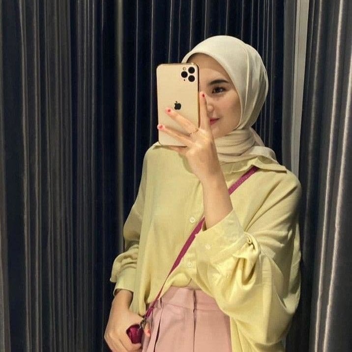 Warna khaki dan kuning pastel