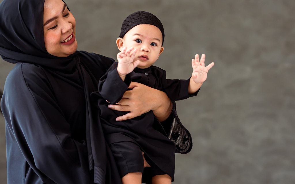 ilustrasi bayi laki-laki dan ibunya. FOTO//iStockphoto ilustrasi bayi laki-laki dan ibunya