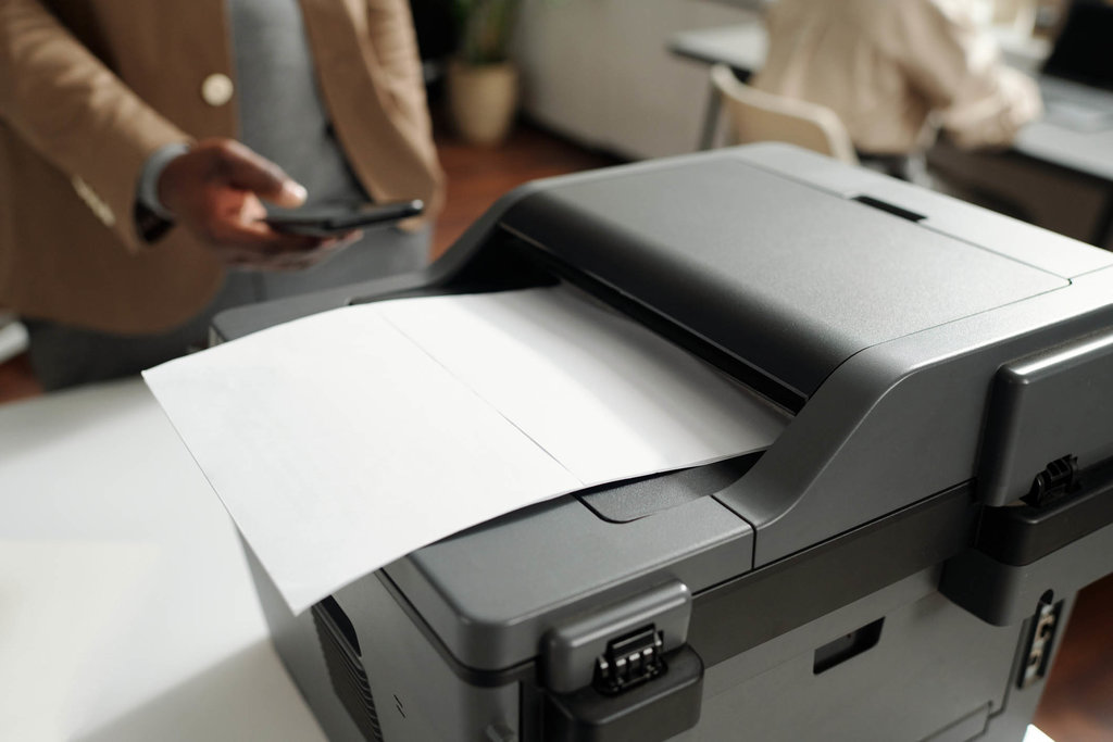 cara print bolak-balik. foto/istockphoto Gambar Komponen Komputer: Printer