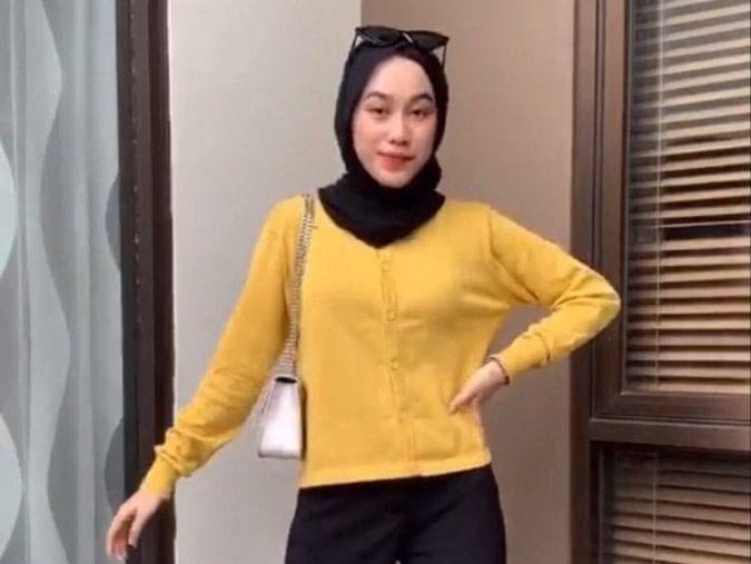 Kuning mustard hitam