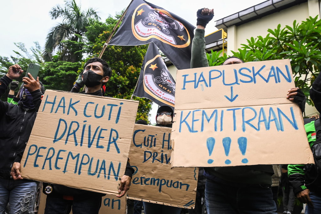 Unjuk rasa ojek daring tuntut pemberian THR