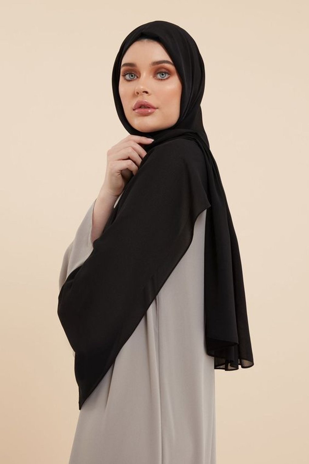 Hijab hitam