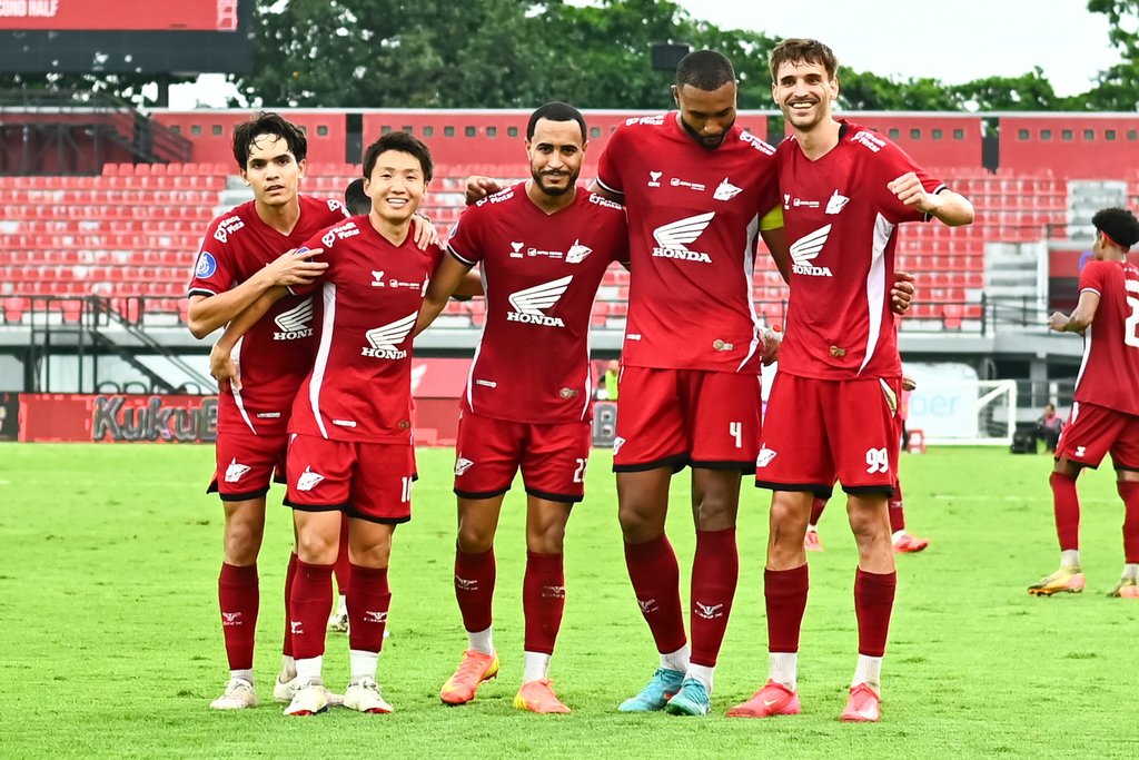 Para pemain PSM Makassar. ANTARA FOTO/Fikri Yusuf/tom. PSM Makassar kalahkan Persija Jakarta