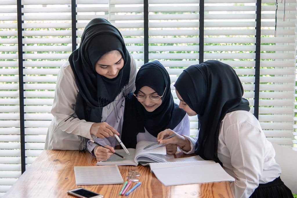 Ilustrasi guru madrasah swasta