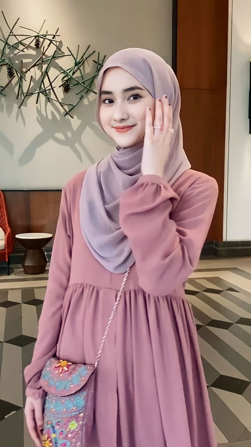 Baju pink salem-jilbab abu muda