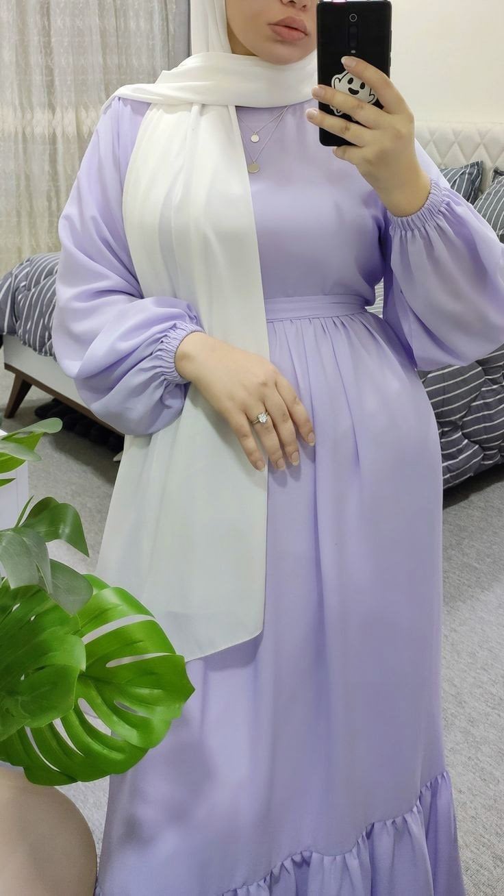 Baju lilac-jilbab putih 