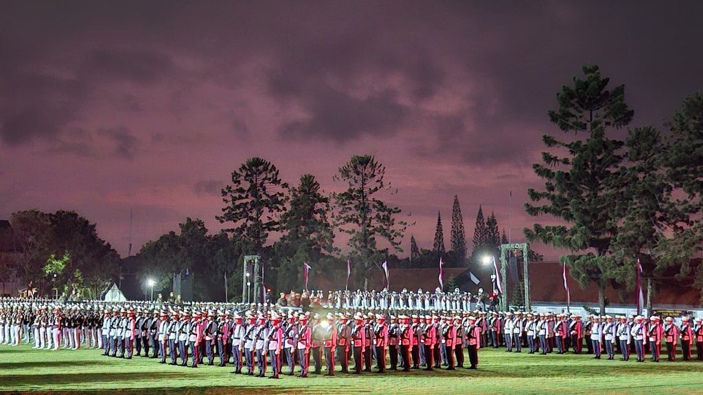 Parade senja di Akmil