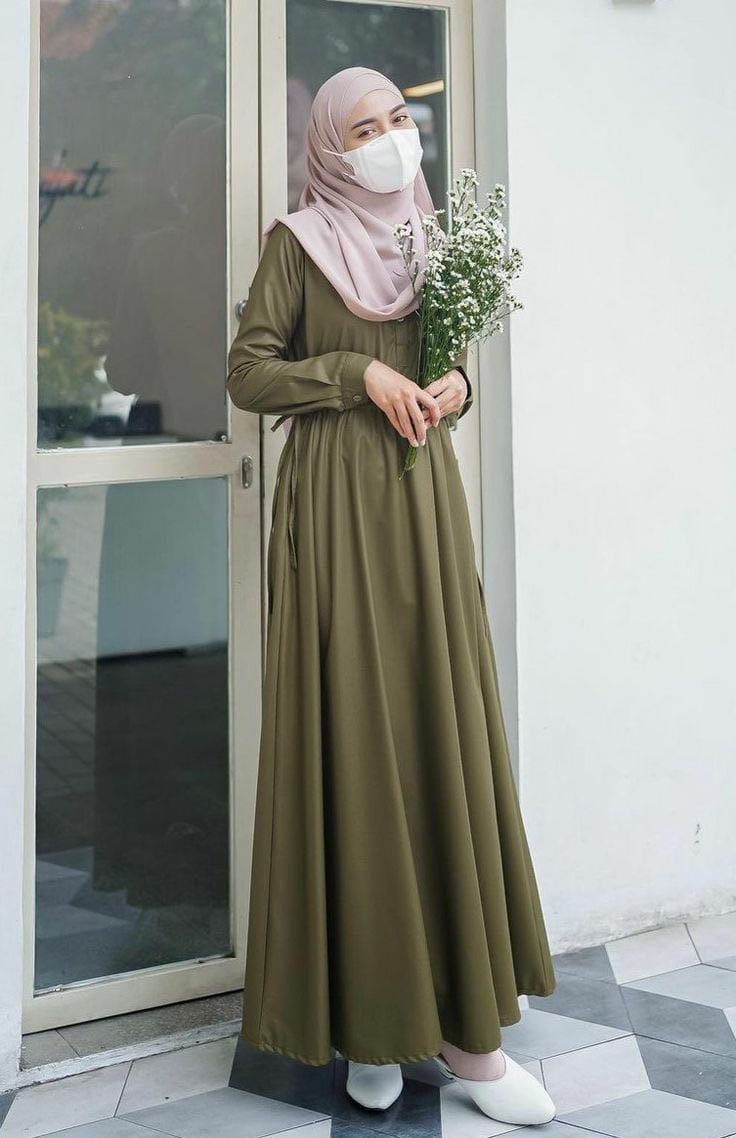  Baju hijau army- jilbab pink muda 