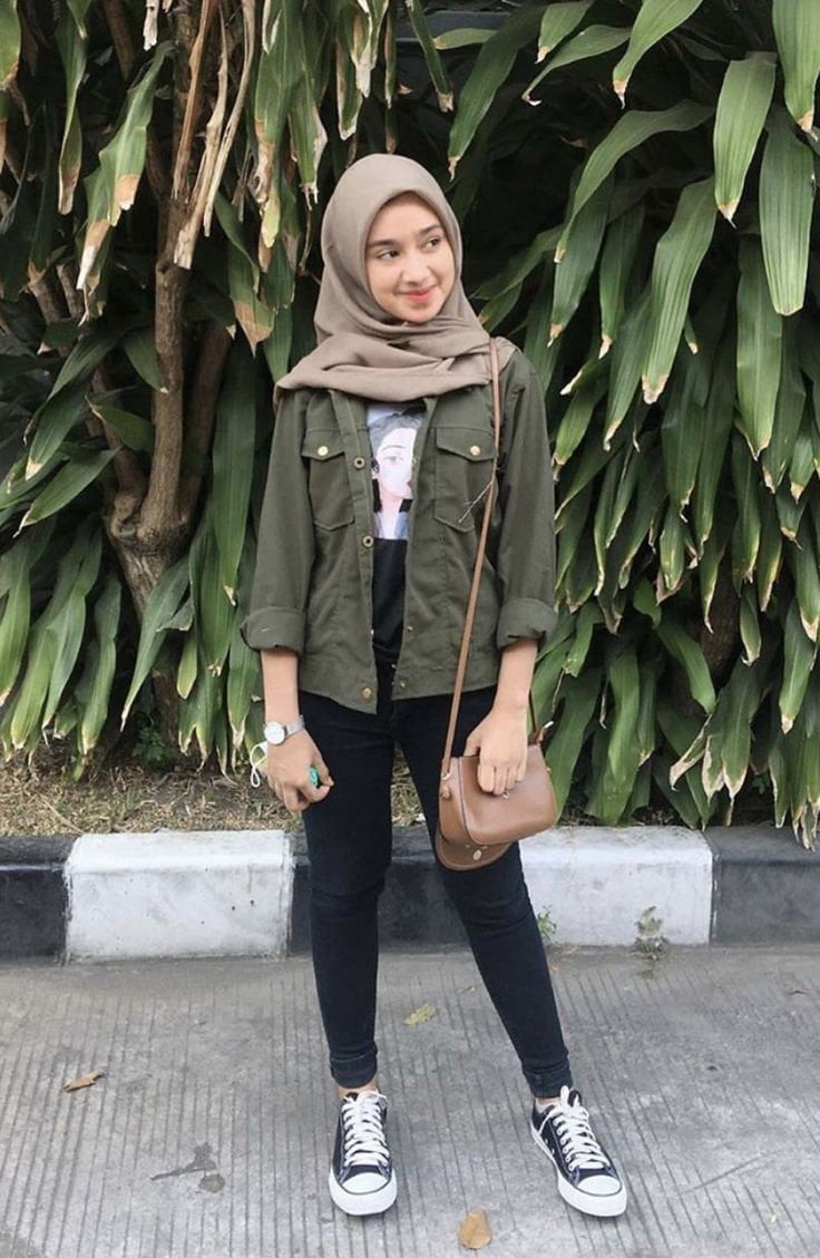 Baju hijau army-jilbab taupe 