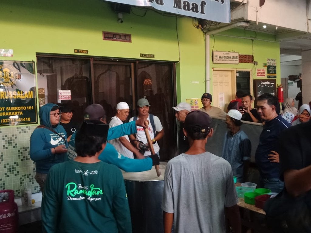 Suasana Masjid Darussalam