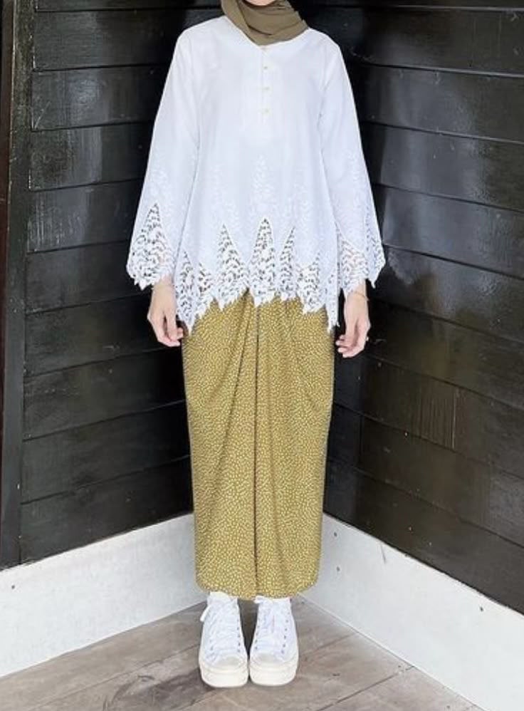 Kebaya modern 