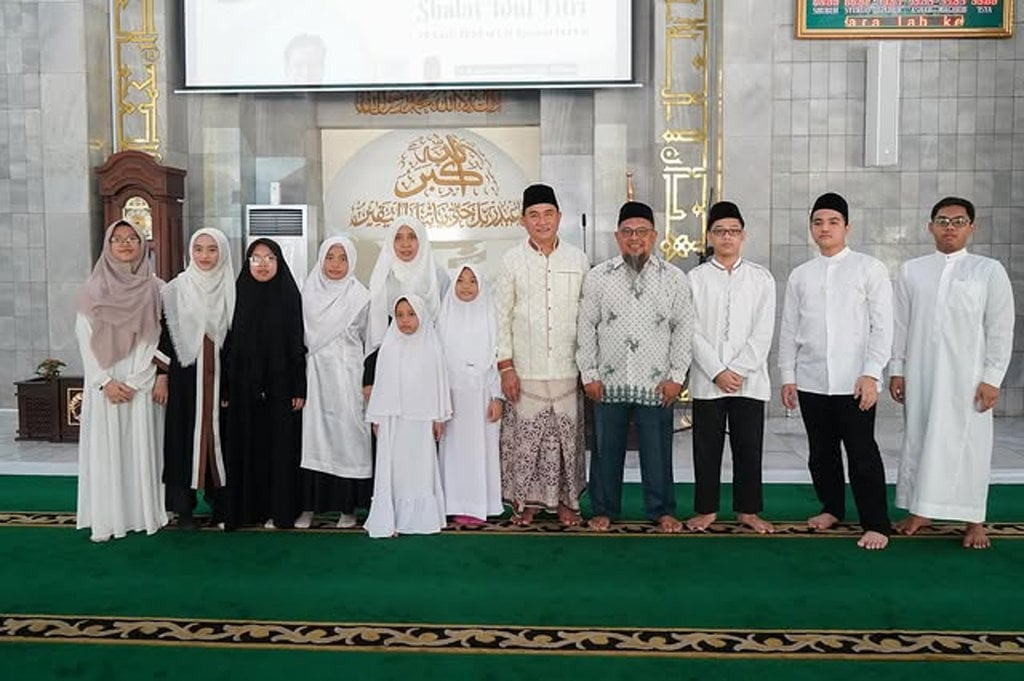 Foto di Masjid Setelah Shalat Idul Fitri