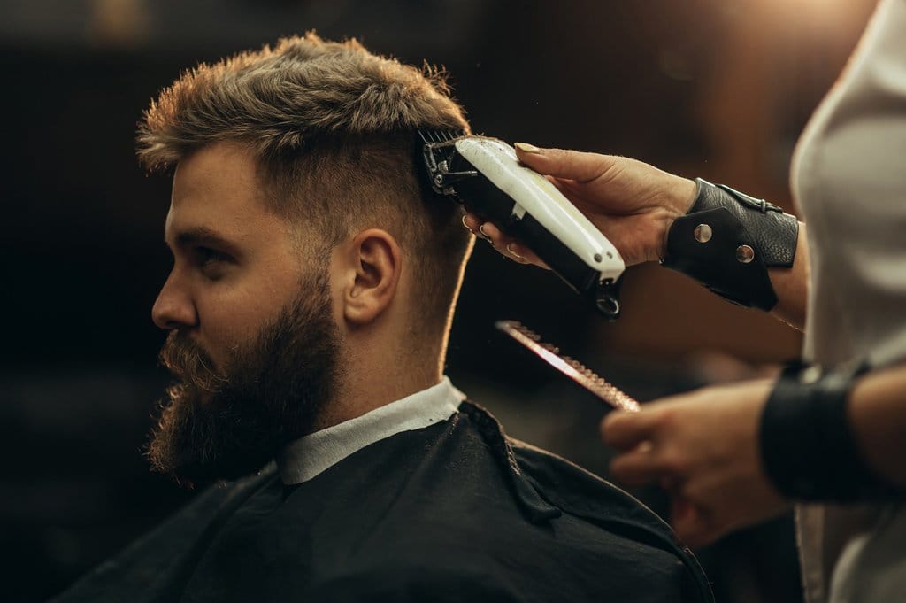Ilustrasi alat cukur rambut
